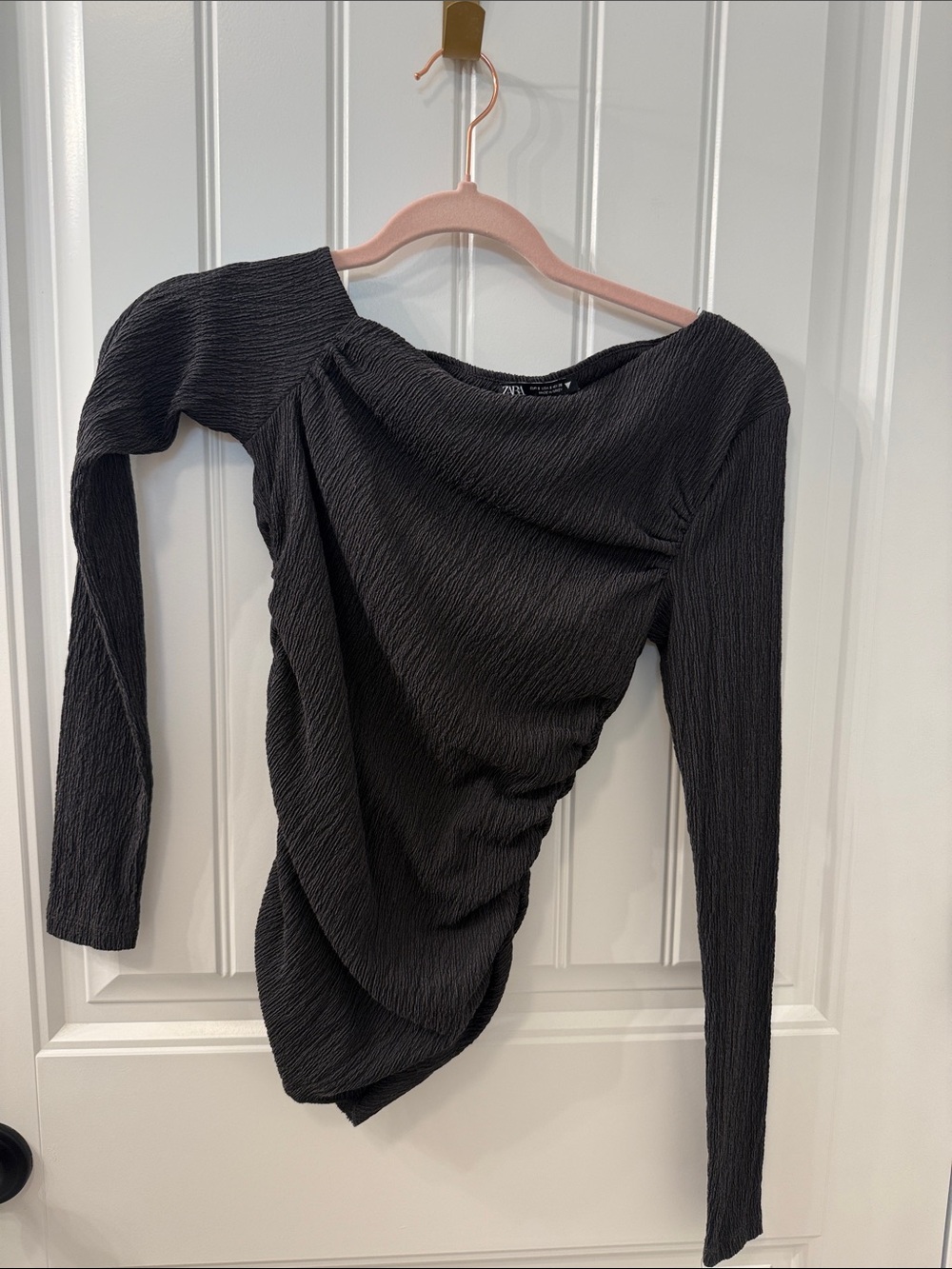 🔴 Zara Black Textured Asymmetric Long-Sleeve Top